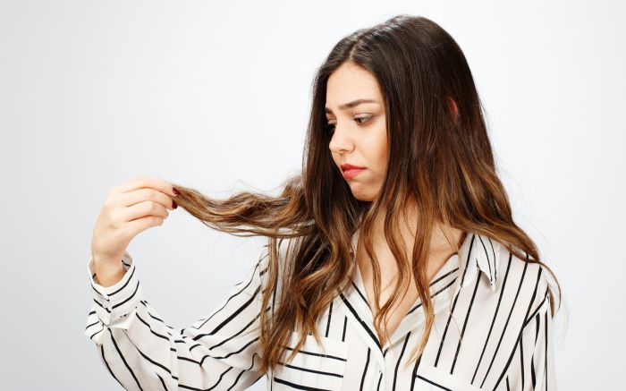 Rambut Berminyak Meski Sudah Keramas ? Pahami Penyebabnya