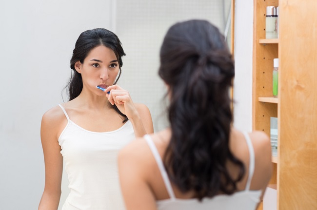 Tips Mencegah Gigi Ngilu Kembali Menyerang